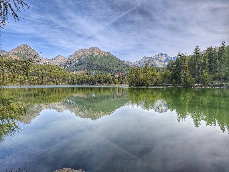 Štrbské Pleso — aplis ap ezeru — foto 1