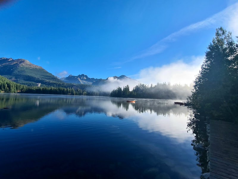 Štrbské Pleso — aplis ap ezeru — foto 2