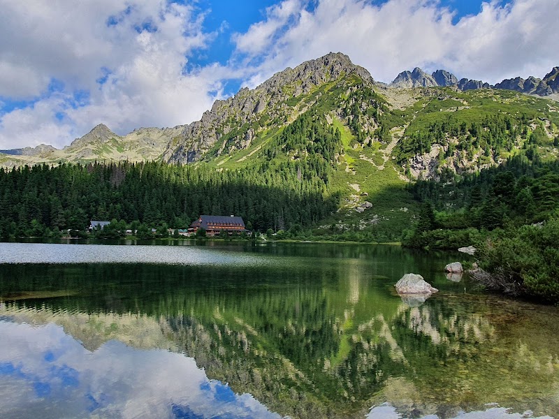 Augstie Tatri — kalnu ezers